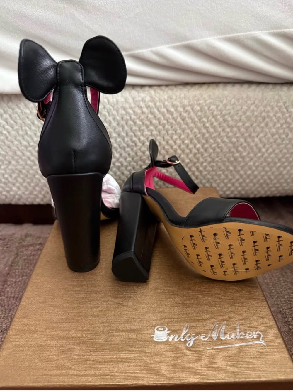 Minnie Black Heel Sandals with Pink Accents
